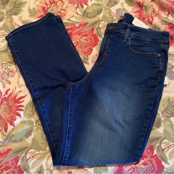 NYDJ Size 16 Jeans Blue Straight Stretch Denim Lift X Tuck Technology $119 NWT - Picture 1 of 16